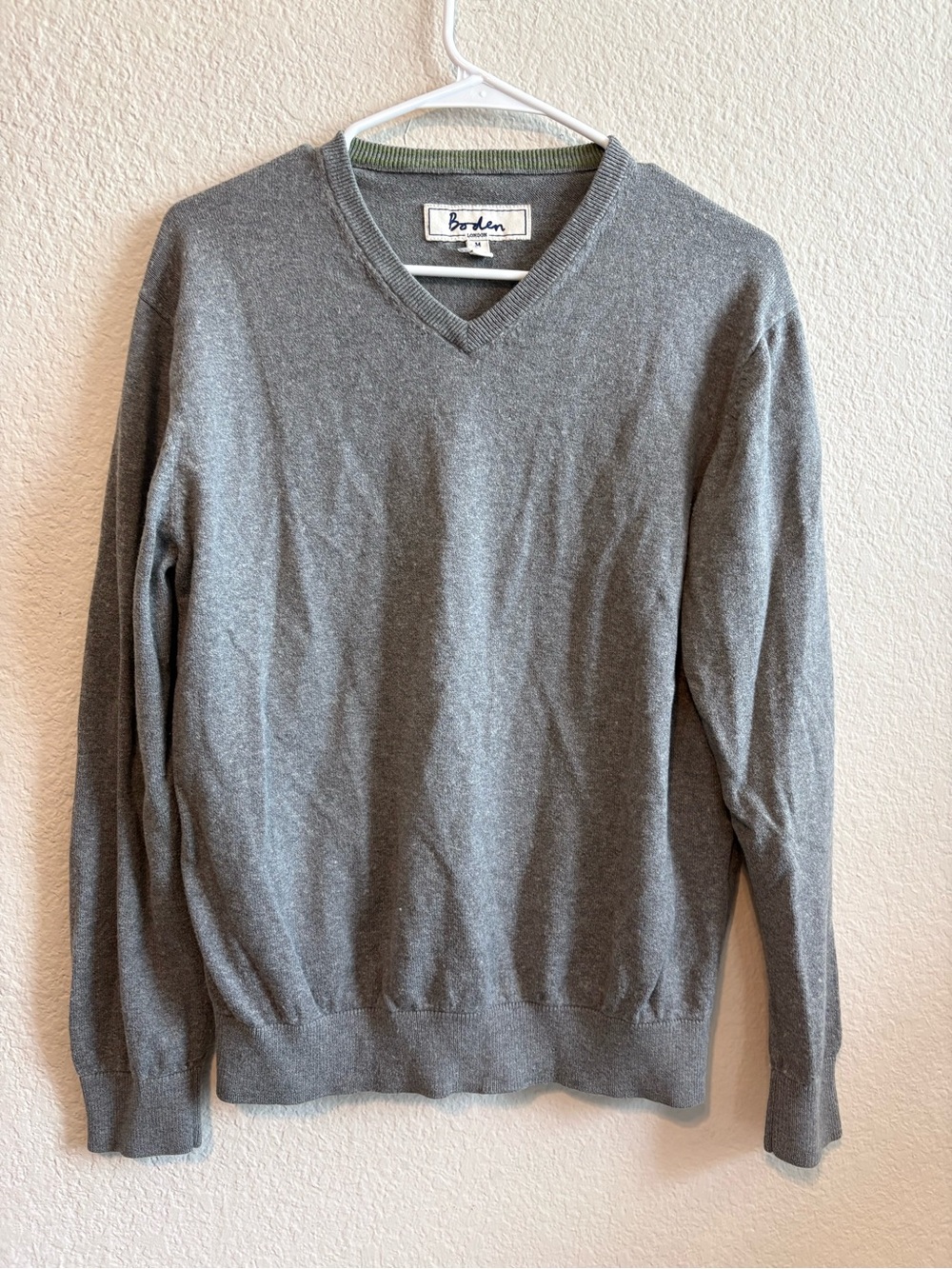 Boden Men's Heather Gray V-Neck Sweater